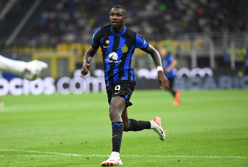 尽管曾公开 尽管曾公开